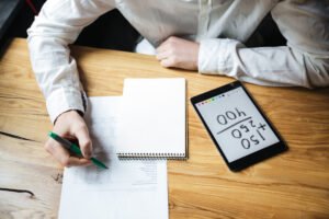 Prix des diagnostics immobiliers en France : tarifs, exemples et conseils (2026)